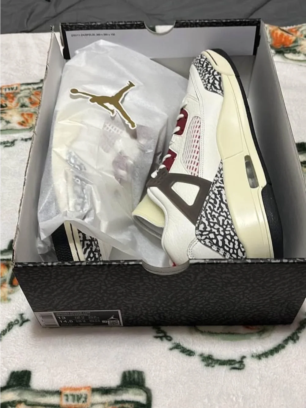 Jordan Spizike low White and Red Retro Sneakers